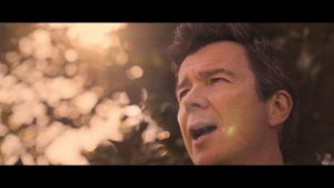 Découvrez le nouveau clip de Rick Astley : "Try"